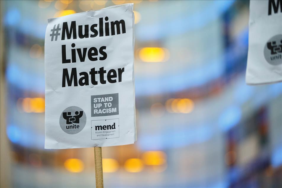 Londra'da BBC önünde protesto