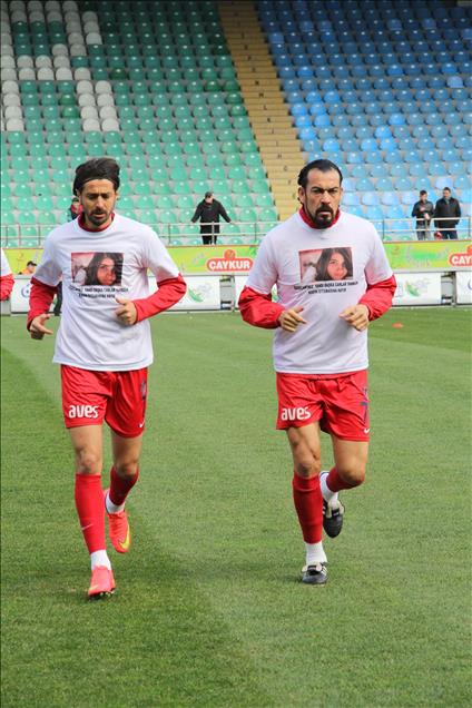 Mersin İdmanyurdu'ndan Özgecan Aslan tişörtü