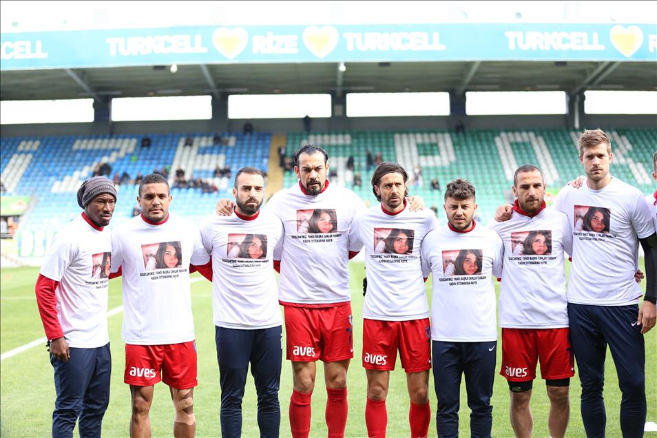 Mersin İdmanyurdu'ndan Özgecan Aslan tişörtü