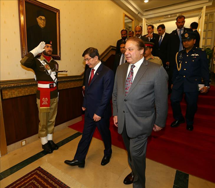 Başbakan Davutoğlu Pakistan'da