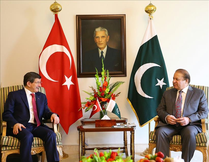 Başbakan Davutoğlu Pakistan'da