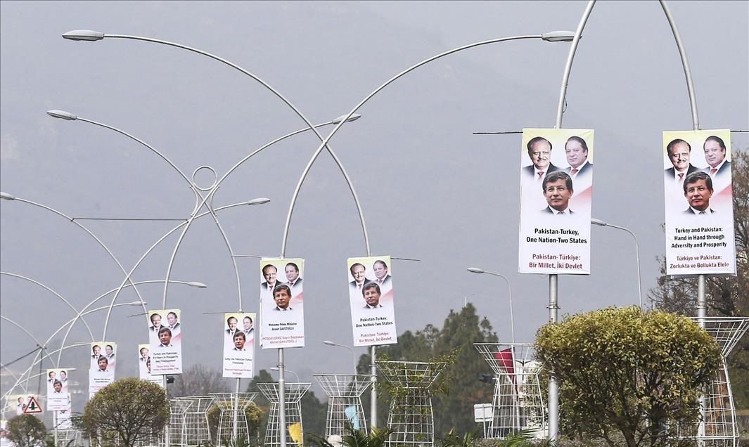 Başbakan Davutoğlu Pakistan'da