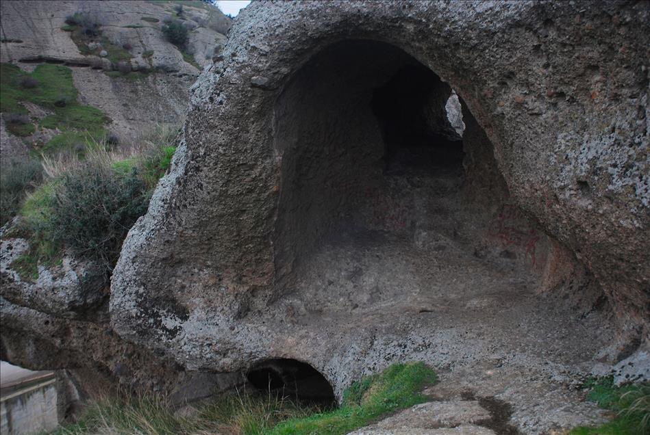 İnsanlık tarihinin başladığı mağaralara 150 bin ziyaretçi