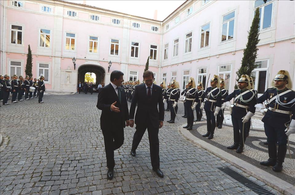 Başbakan Davutoğlu Portekiz'de