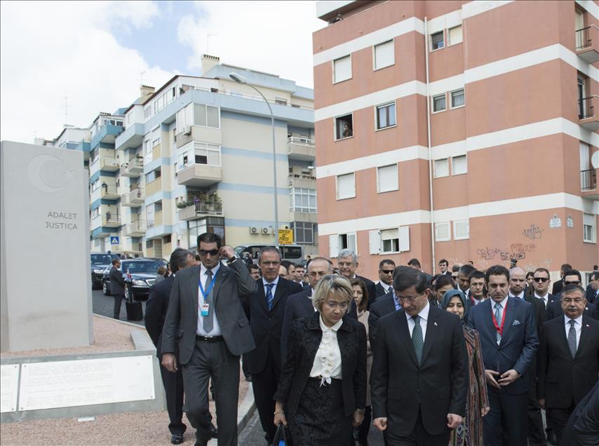 Başbakan Ahmet Davutoğlu Portekiz’de 