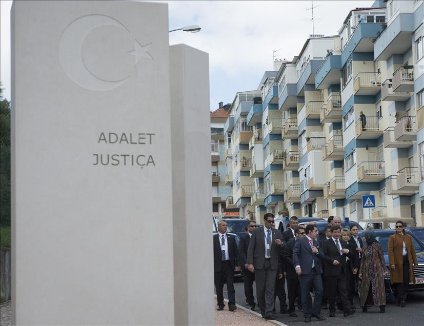 Başbakan Ahmet Davutoğlu Portekiz’de 