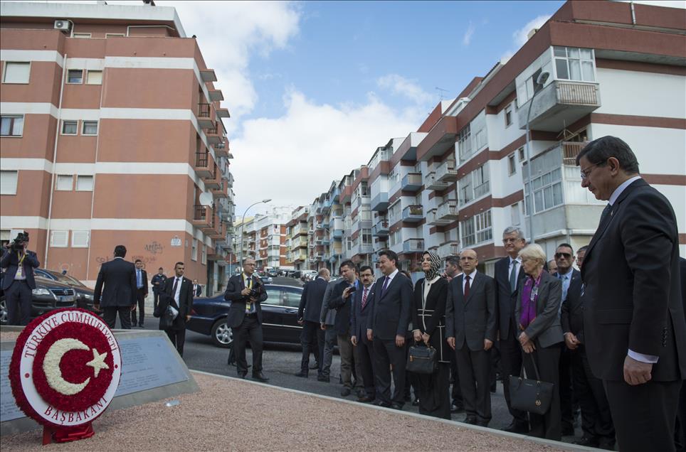 Başbakan Ahmet Davutoğlu Portekiz’de 