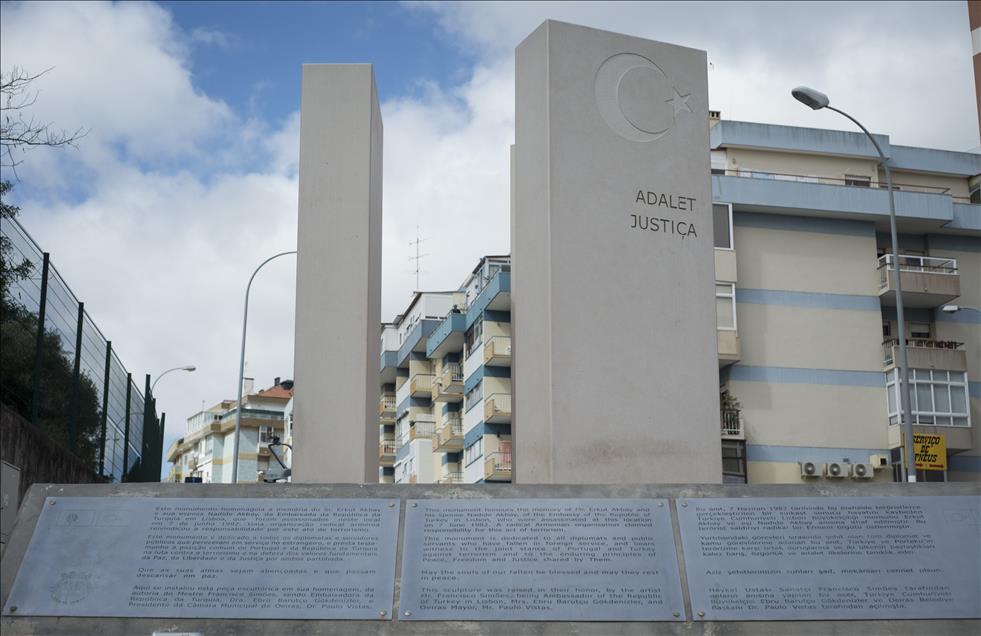 Başbakan Ahmet Davutoğlu Portekiz’de 