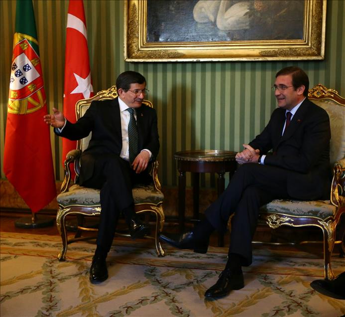 Başbakan Davutoğlu Portekiz'de