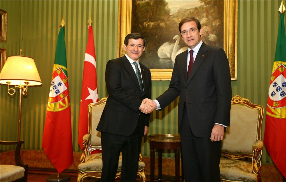 Başbakan Davutoğlu Portekiz'de