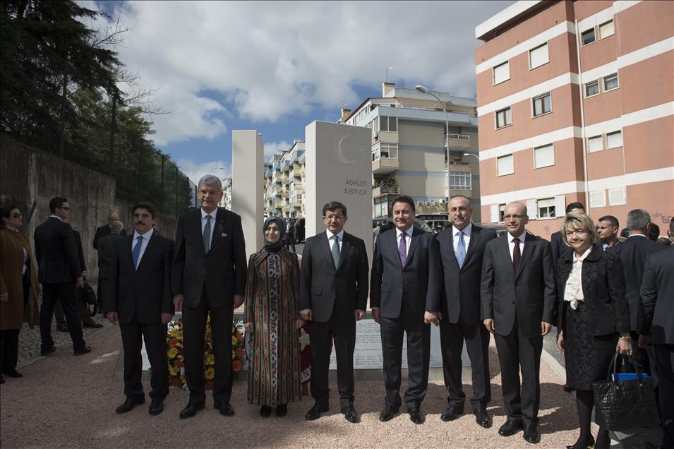 Başbakan Ahmet Davutoğlu Portekiz’de 