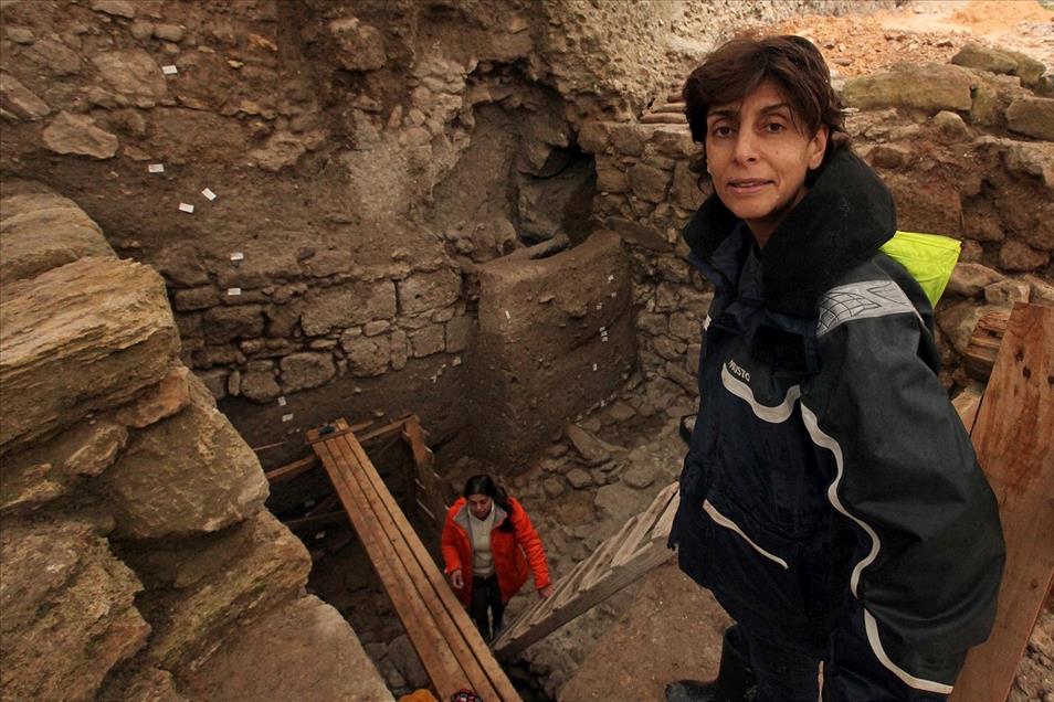 Lübnan'da tarih öncesine ait mabed bulundu