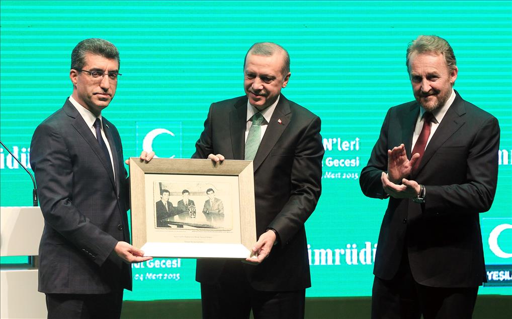 Zümrüdüanka "Yeşilay Enleri 2015" ödül töreni