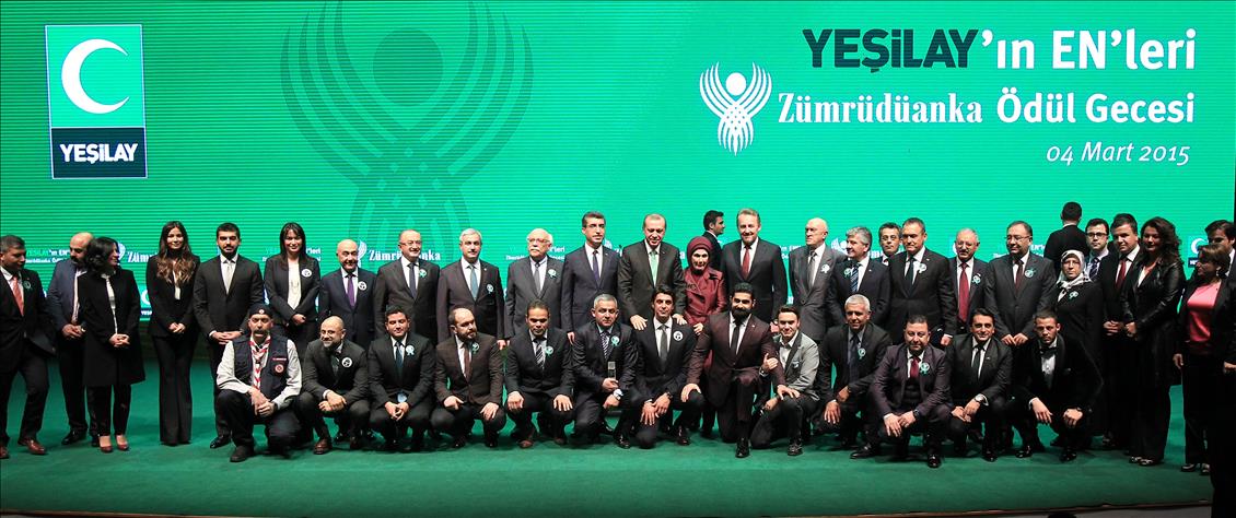 Zümrüdüanka "Yeşilay Enleri 2015" ödül töreni