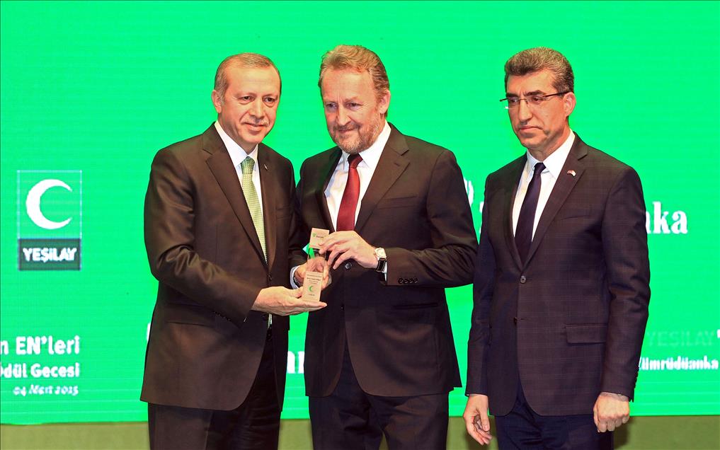 Zümrüdüanka "Yeşilay Enleri 2015" ödül töreni