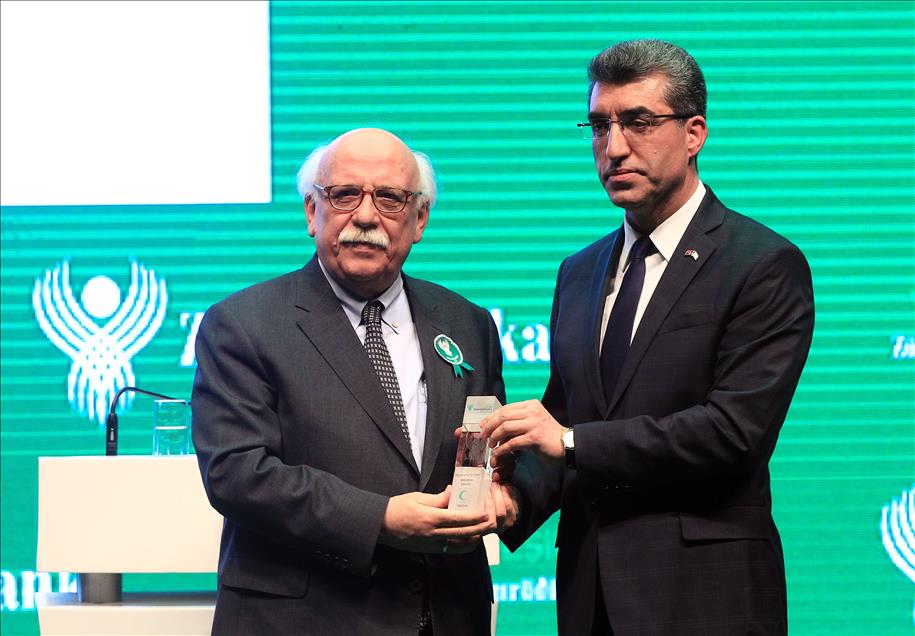 Zümrüdüanka "Yeşilay Enleri 2015" ödül töreni