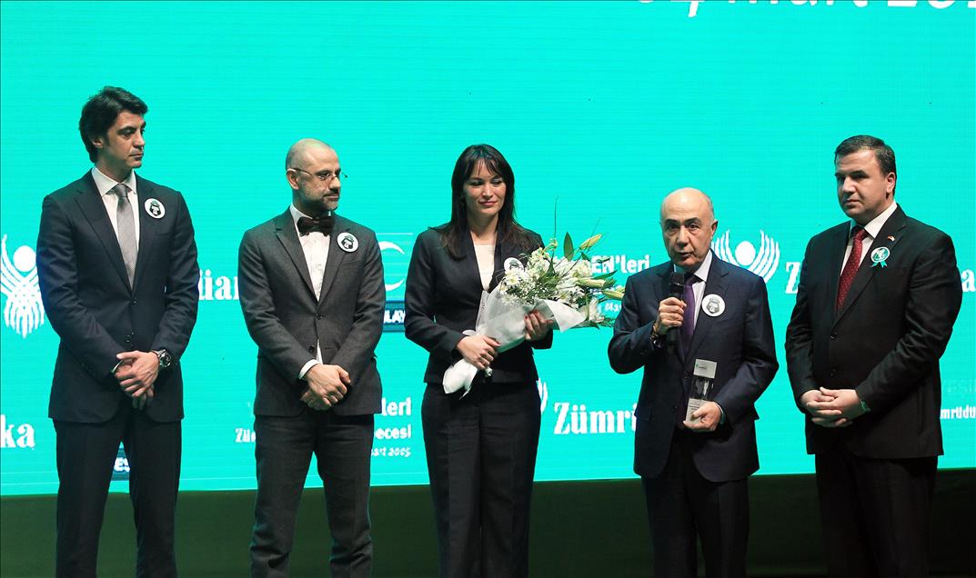 Zümrüdüanka "Yeşilay Enleri 2015" ödül töreni