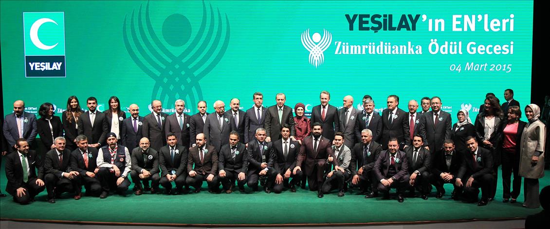 Zümrüdüanka "Yeşilay Enleri 2015" ödül töreni