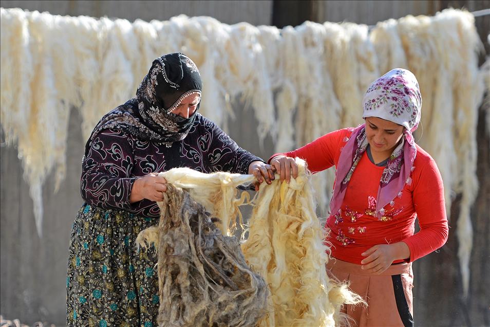 Doğu ve Güneydoğu'nun zor zanaatı kadın olmak