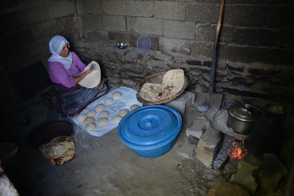 Doğu ve Güneydoğu'nun zor zanaatı kadın olmak