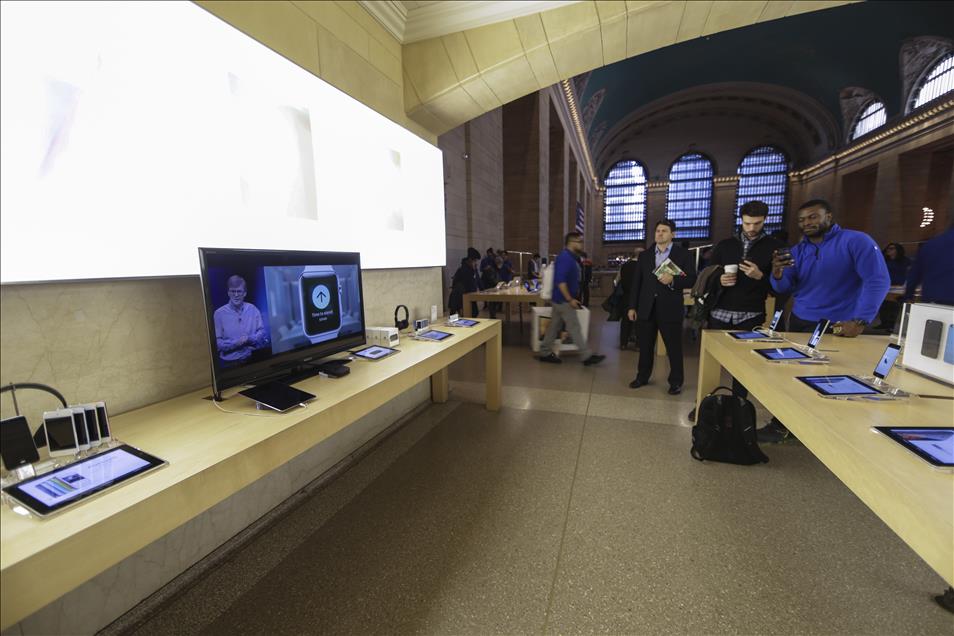 Apple akıllı saati "Apple Watch"ı tanıttı