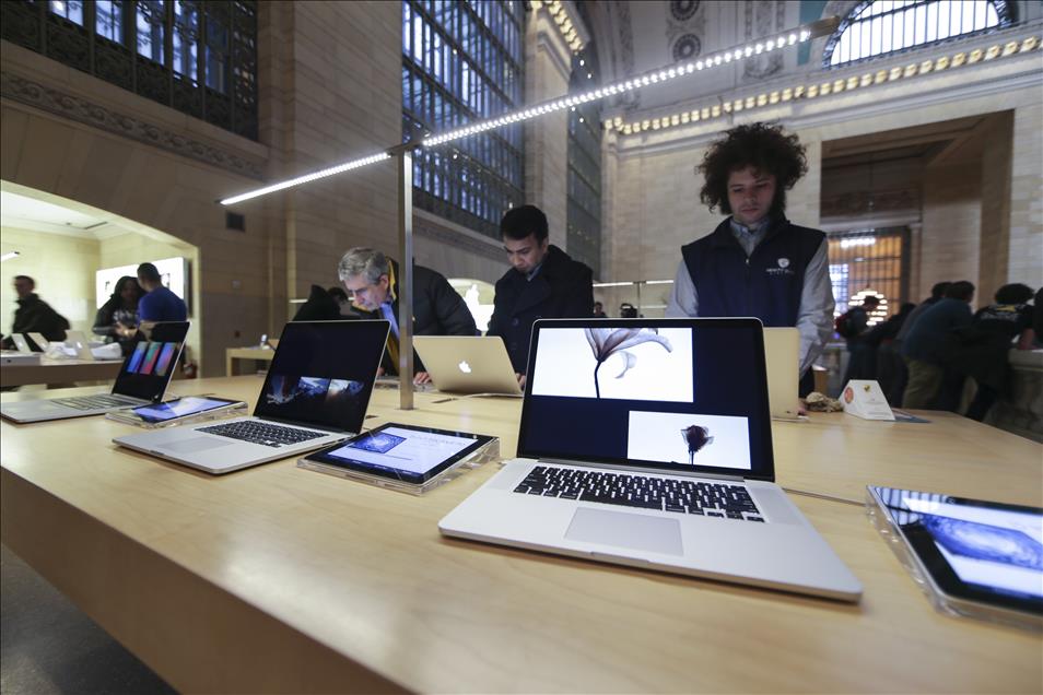 Apple akıllı saati "Apple Watch"ı tanıttı