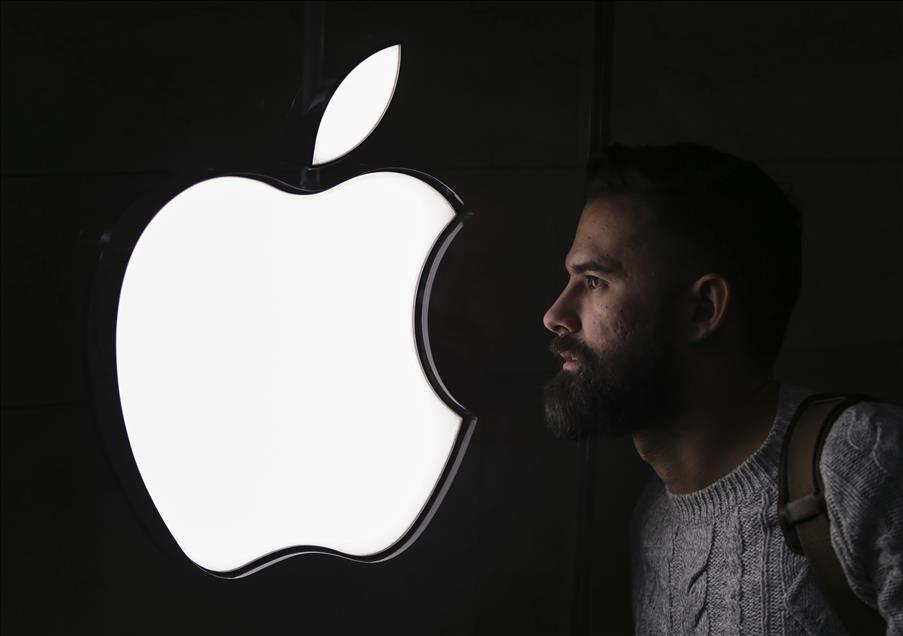 Apple akıllı saati "Apple Watch"ı tanıttı