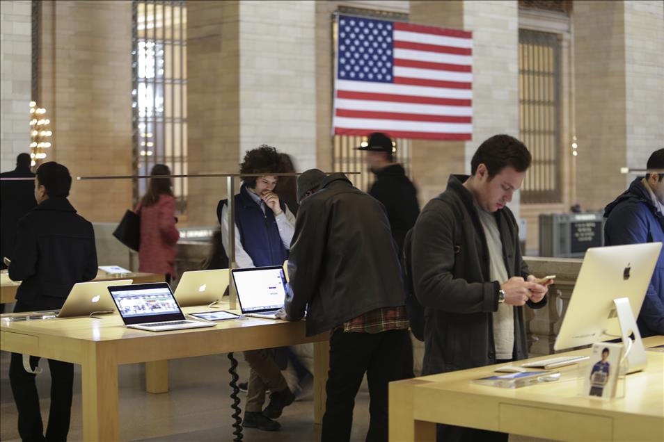 Apple akıllı saati "Apple Watch"ı tanıttı