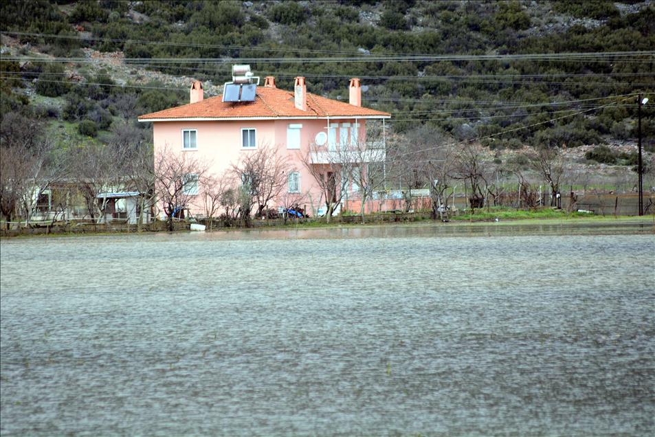 Muğla'da sağanak etkili oluyor