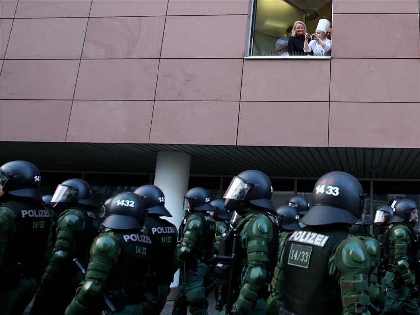 Avrupa Merkez Bankası yeni binası protesto edildi