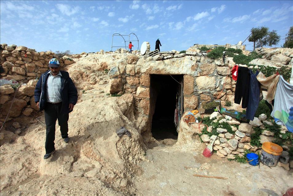 İsrail işgaline karşı koymak için "mağarada" yaşıyorlar