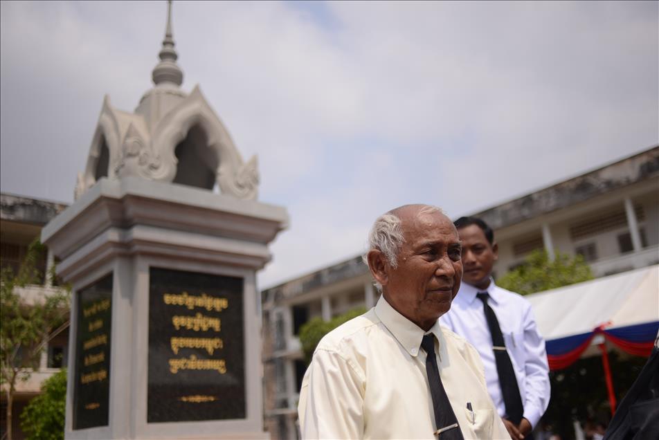 Memorial for Khmer Rouge victims unveiled in Cambodia