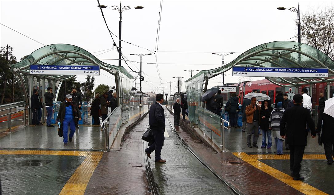 İstanbul'da metro ve tramvay seferleri durdu