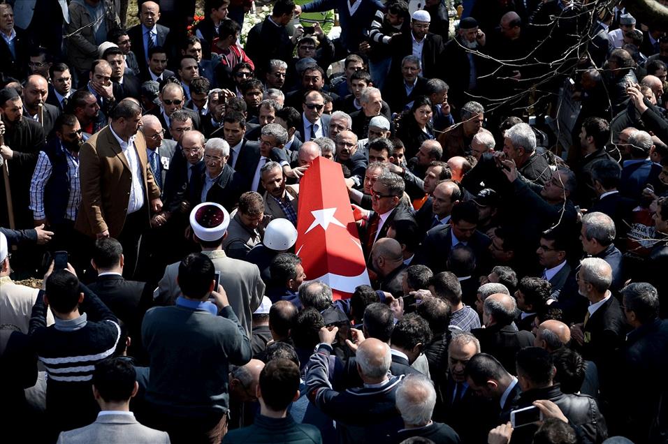 Şehit Savcı Kiraz toprağa verildi