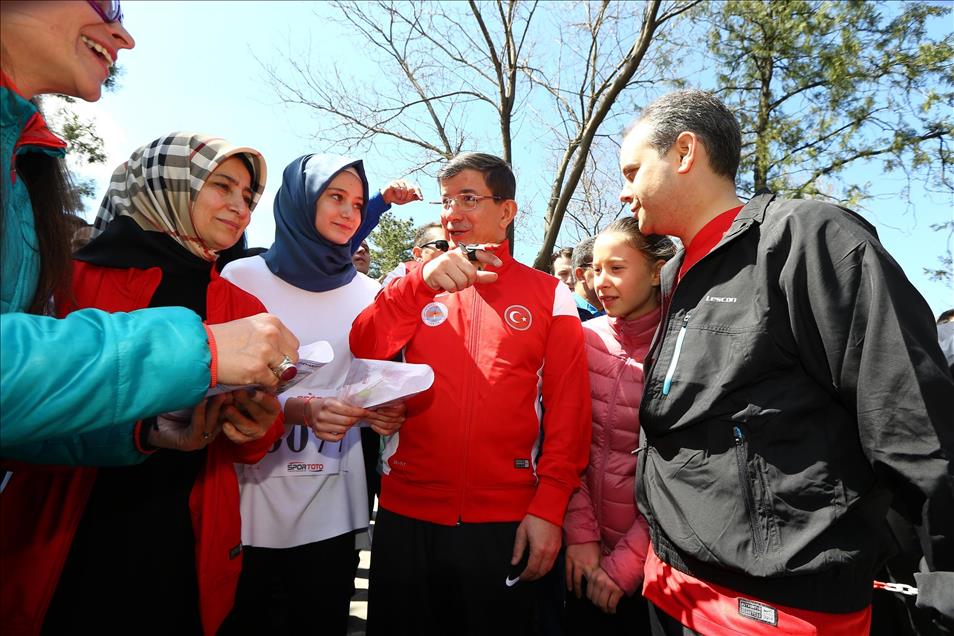 Başbakan Davutoğlu, oryantiring yarışında