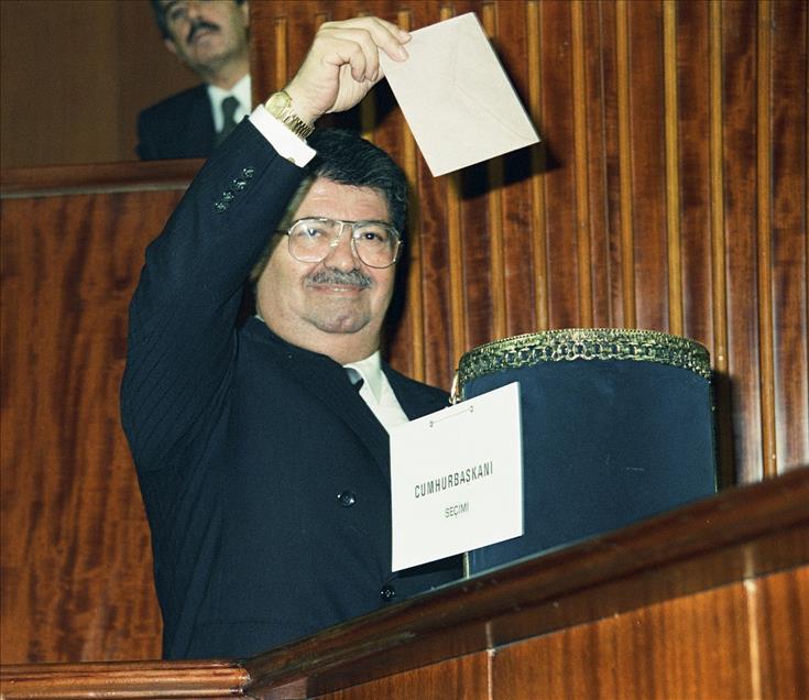 8. Cumhurbaşkanı Özal, anılıyor