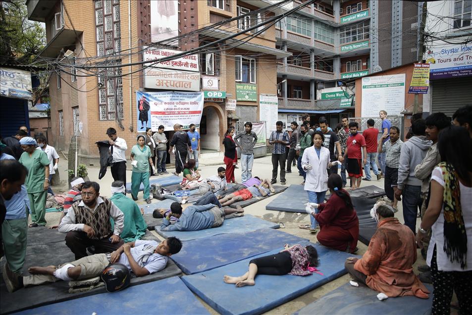 Nepal'de şiddetli deprem