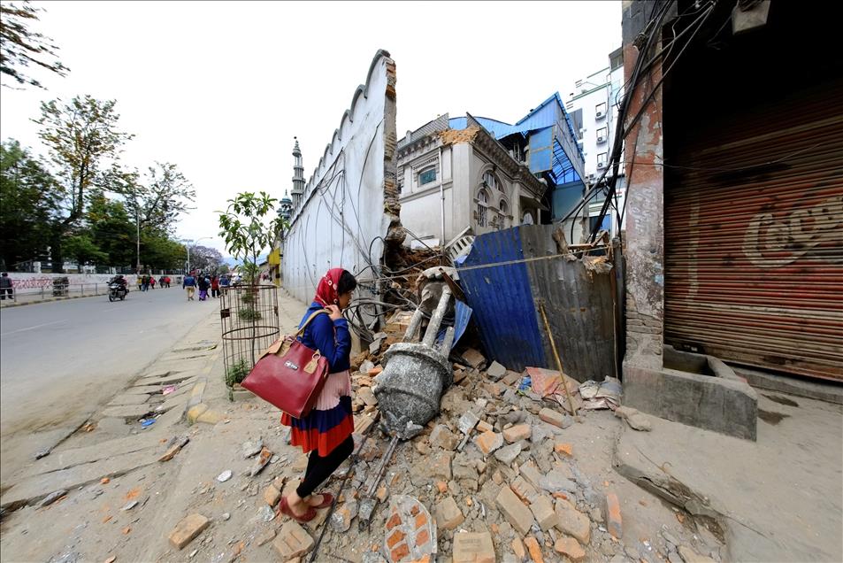 Nepal'de şiddetli deprem