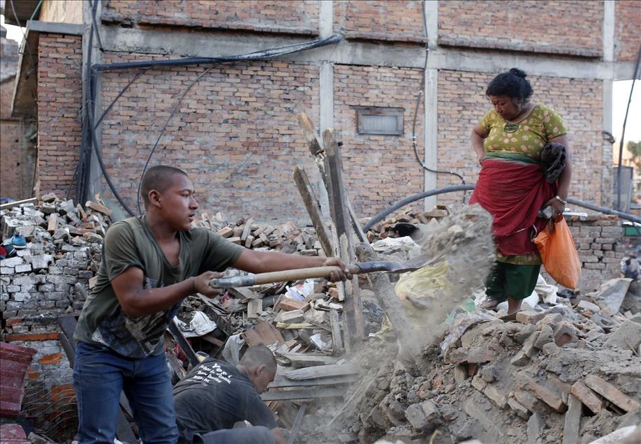 Powerful earthquake hits Nepal