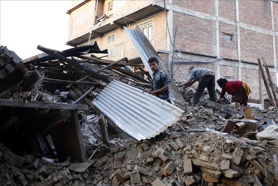 Powerful earthquake hits Nepal
