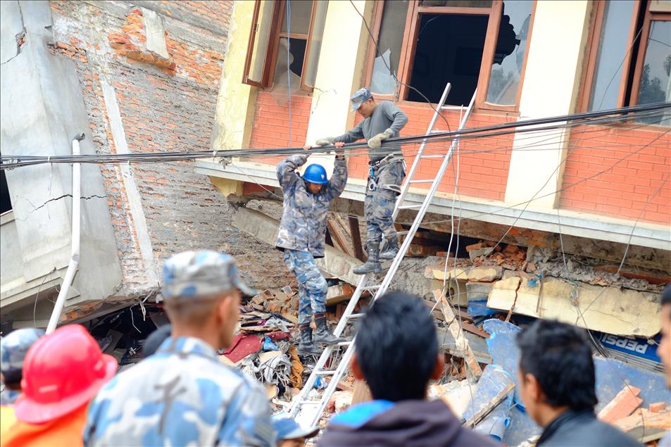 Powerful earthquake hits Nepal
