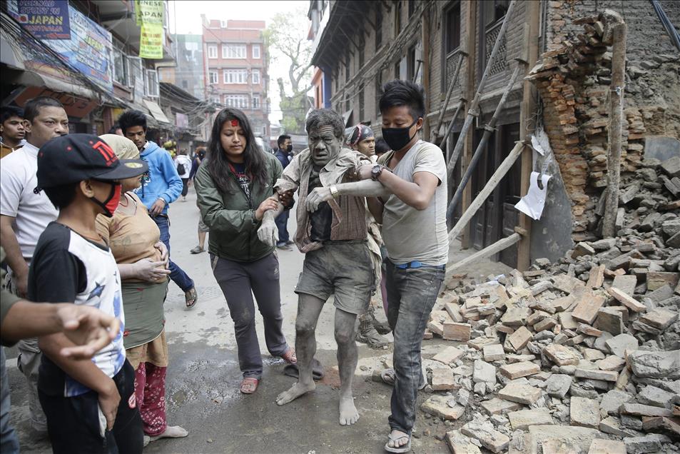 Nepal'de şiddetli deprem