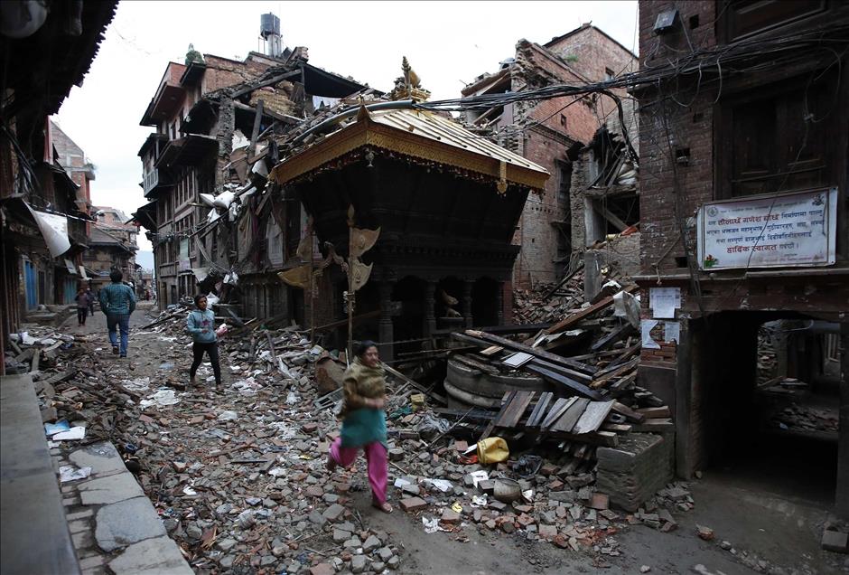 Powerful earthquake hits Nepal