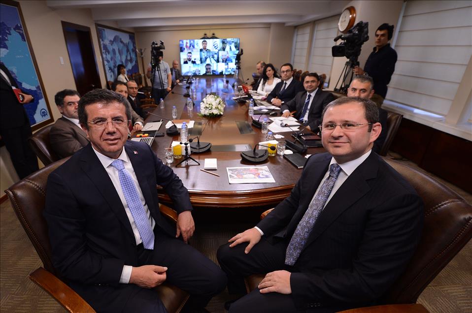 Ekonomi Bakanı Nihat Zeybekci, AA Editör Masası'nda