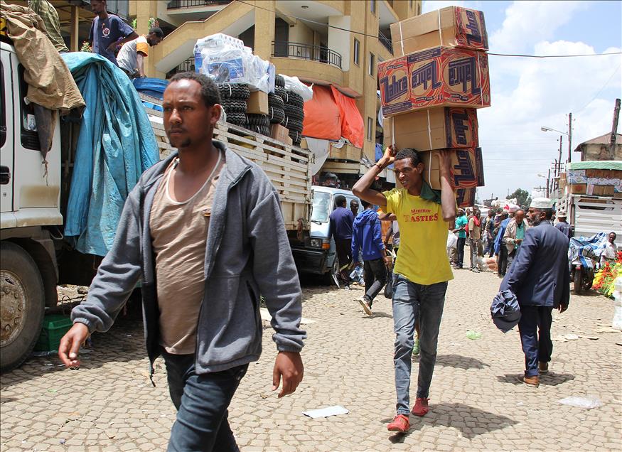 Addis Ababa'daki Mercato pazarı