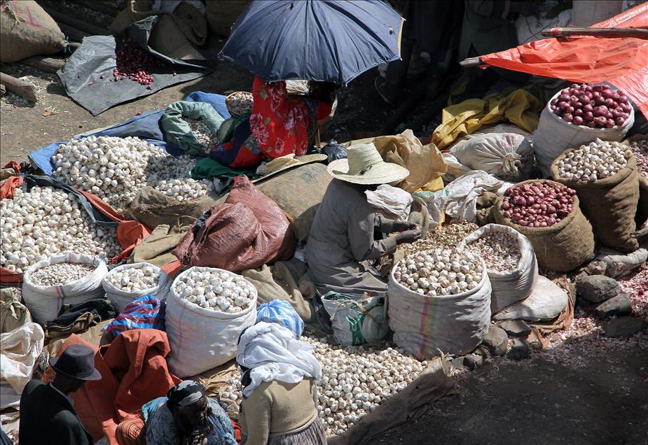 Addis Ababa'daki Mercato pazarı