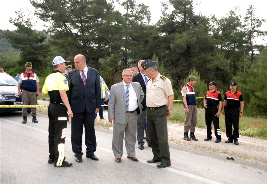 Bilecik'te mahkumları taşıyan minibüs ile tır çarpıştı: 3 ölü, 6 yaralı