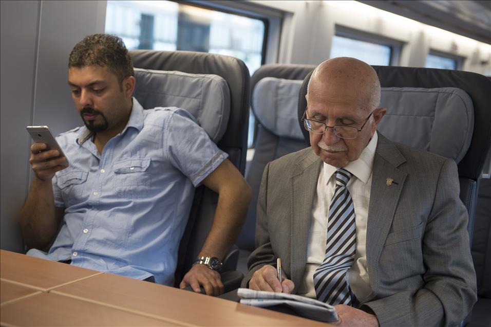 Çok yüksek hızlı tren setlerinin ilki seferine başladı