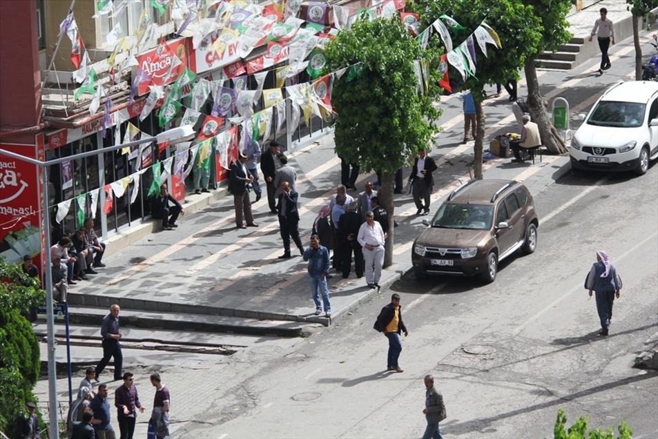 Siirt'te AK Parti'lilere yapılan saldırı kameralara yansıdı