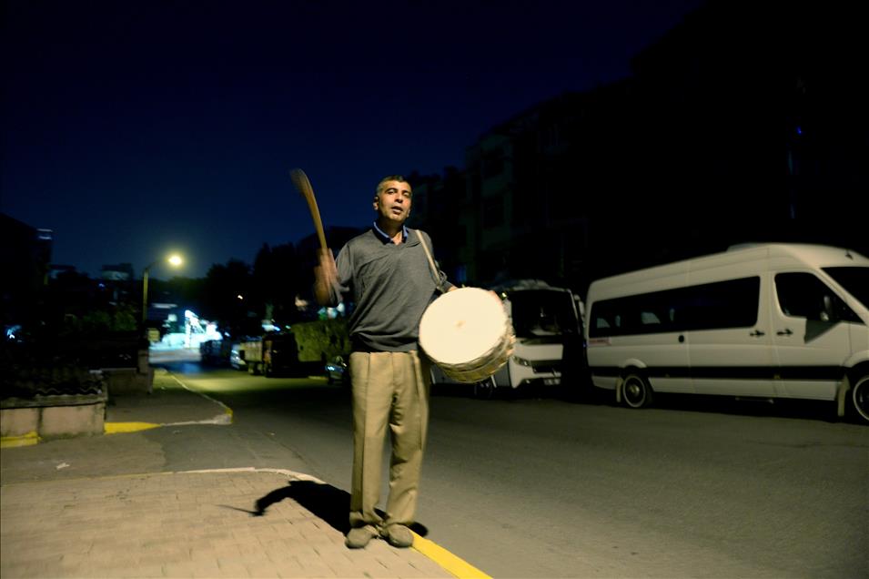 İstanbul'da Ramazan davulcuları işbaşı yaptı